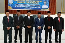 Lima pejabat dilantik. Ini pesan Pj Bupati Aceh Timur