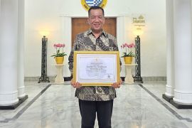 Bupati Pesisir Selatan terima Penghargaan Sistem Merit dari KASN