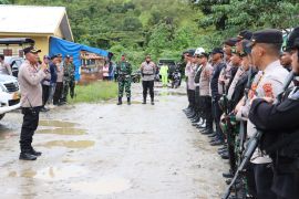 Polres Buru-Kodim 1506 Namlea operasi gabungan Peti Gunung Botak