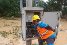 Energi harapan Nur dan kesempatan sama hidup di ujung Nusantara