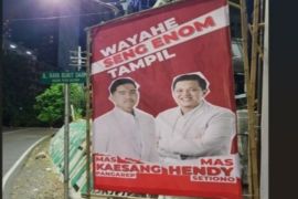 Baliho Kaesang Pangarep-Hendy Setiono muncul di Surabaya