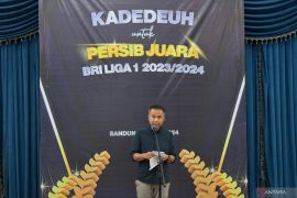Pj Gubernur Jabar berpesan pemain Persib jangan sampai merana usai gantung sepatu