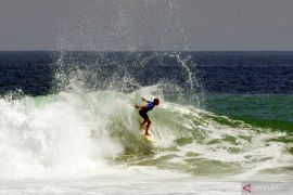 Sebanyak 257 peselancar dari 17 negara daftar WSL Krui Pro 2025