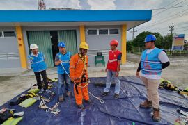 PLN imbau masyarakat tidak menambang di dekat tower SUTT
