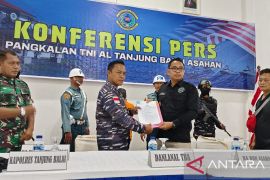 Tangkap penyeludup narkoba, Lanal TBA serahkan tersangka dan barang bukti ke BNN  Asahan