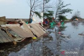 BPBD Mukomuko imbau masyarakat jauhi pantai saat gelombang pasang