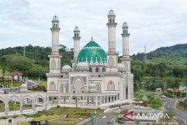 Menuju tanah suci, JCH Tapsel hari ini diberangkatkan dari masjid ini