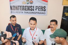 Polresta Tanjungpinang tangkap ibu yang buang bayi di selokan