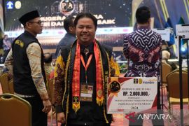 Sejumlah prestasi Zaiwan, Kades Namang yang sabet 4 penghargaan Paralegal Justice Award Kemenkumham 2024