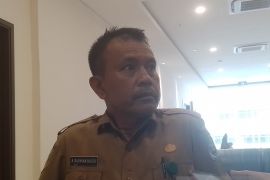 Pemkab Jayapura bersihkan Pantai Wisata Khalhote menyambut FDS XIV