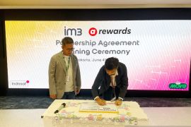 IM3 gandeng AirAsia rewards hadirkan kemudahan komunikasi bagi traveler mancanegara
