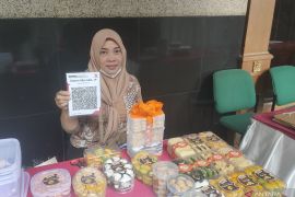 Kewajiban sertifikasi halal ditunda, Jakbar tetap beri bimtek 600 UMKM