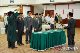 Rektor Unand lantik dua wakil rektor dan Ketua LPM