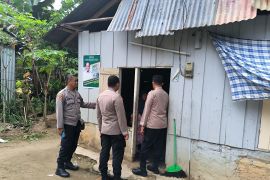 Polda Sultra bedah rumah warga kurang mampu peringati HUT Bhayangkara