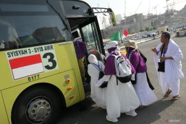 Operasional bus shalawat berhenti sementara jelang puncak haji