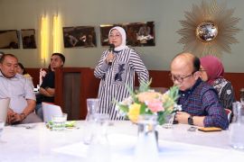 Menaker meminta penerapan kondisi ketenagakerjaan standar internasional