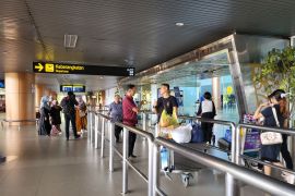 Angkasa Pura II lakukan perbaikan lampu landasan pacu bandara Supadio