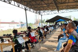 Atlet menembak Kabupaten Tangerang raih medali di Popda Banten