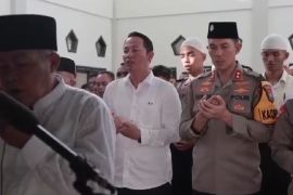 Polisi Jombang  gelar shalat gaib untuk Briptu Rian