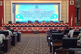 Pemprov Kepri sampaikan ranperda BUMD energi