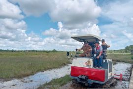Bantuan alat dan mesin pertanian dari Kementan RI mudahkan kerja petani Belitung