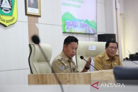 Bupati Bogor manfaatkan rest area untuk tata PKL kawasan Puncak