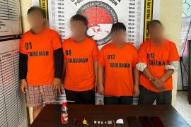 Empat pemuda diamankan Polsek Parapat, ini penyebabnya