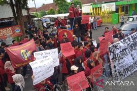 Sempat ricuh, IMM Jember demo untuk beri rapor merah bupati