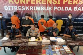Polda Bali ungkap sindikat penipuan online jual HP murah