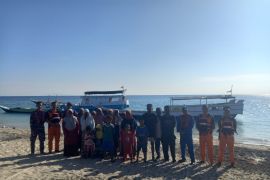 SAR evakuasi penumpang kapal mati mesin di Sikka