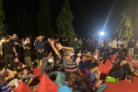 Warga bareng Gubernur Bali rayakan kemenangan Timnas Indonesia atas Filipina