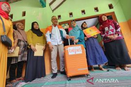 BTPN  Syariah umrahkan tujuh nasabah prasejahtera di Kabupaten Semarang
