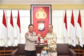 Direktur UT Ambon Yuli Tirtariandi kunjungi Polda Maluku,  tingkatkan SDM Polri