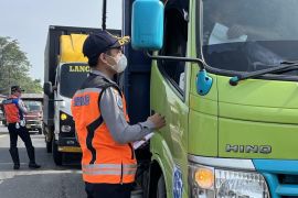 24 kendaraan berat dan angkutan terjaring razia Dishub Tangerang