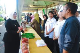 Pemkab Lumajang gelar pasar murah cegah inflasi jelang Idul Adha