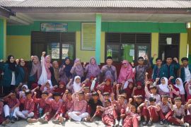 Sivitas akademika Prodi Ilkom UML pengabdian di SD Muhammadiyah 3 Bandarlampung