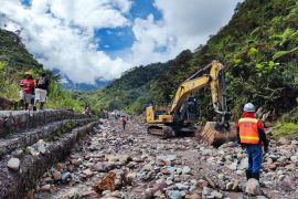 PT Freeport perbaiki jalan dan jembatan rusak di Waa-Banti Tembagapura