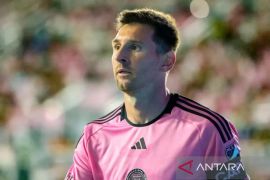 Suarez dan Messi luncurkan klub sepak bola