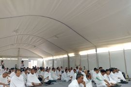 Hari ini puncak haji seluruh jamaah laksanakan wukuf di Arafah