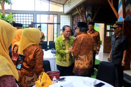 Pemkot Tangerang libatkan PWRI ajak lansia ke posyandu