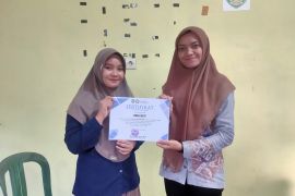 Warga Desa Bata Balangan dibekali ilmu komputer