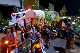 Santri dan masyarakat Bangil rayakan malam Idul Adha 1445 H