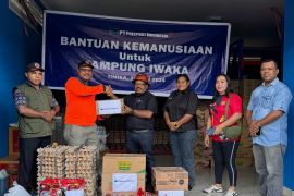Freeport bantu tiga ton bama untuk koban banjir di Distrik Iwaka-Mimika
