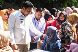 Pemkab Sidoarjo komitmen permudah izin usaha UMKM