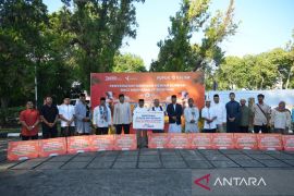 Pupuk Kaltim salurkan bantuan kesehatan dan hewan kurban bernilai Rp1,3 miliar
