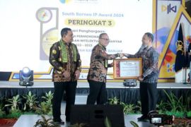 Pemkab Banjar terima penghargaan dari Kemenkumham RI