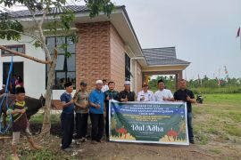 PT SRL serahkan kurban di Tempuling Inhil