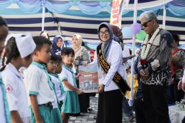 Wali Kota Pematangsiantar di pelepasan anak PAUD SAB