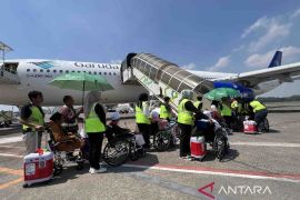 Garuda Indonesia dinilai tak profesional layani jamaah haji