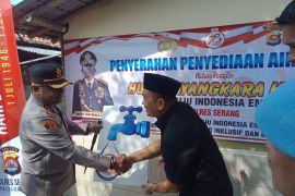 Polres Serang beri bantuan sumur bor untuk Kampung Singatair